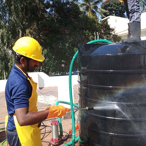 Water tank cleaning